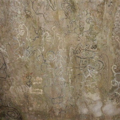 PIEDRA PINTADA EN EL VALLE DE ANTÓN